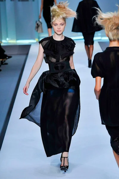 Look 14